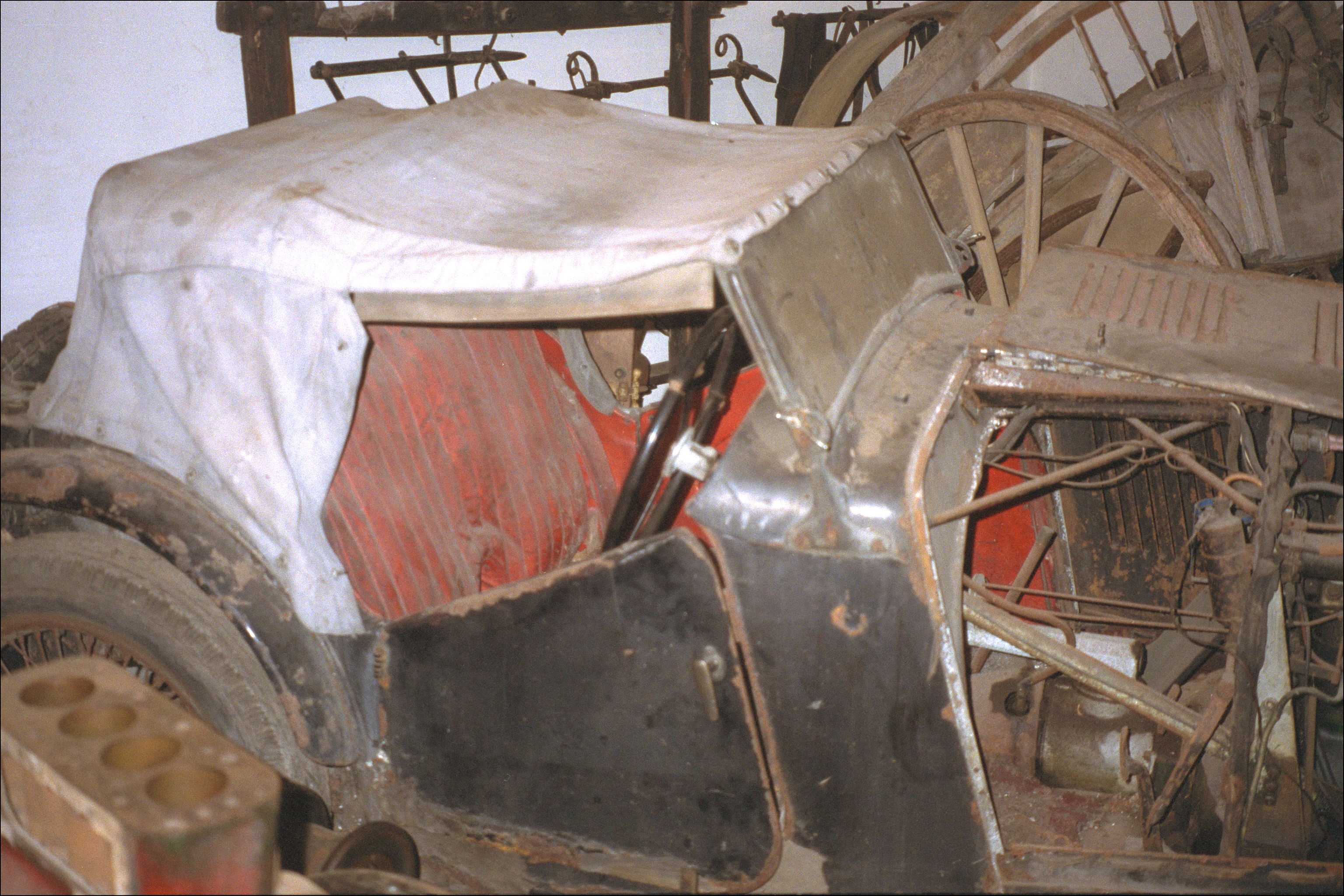 IMG1008 In the back of the Museum (2)