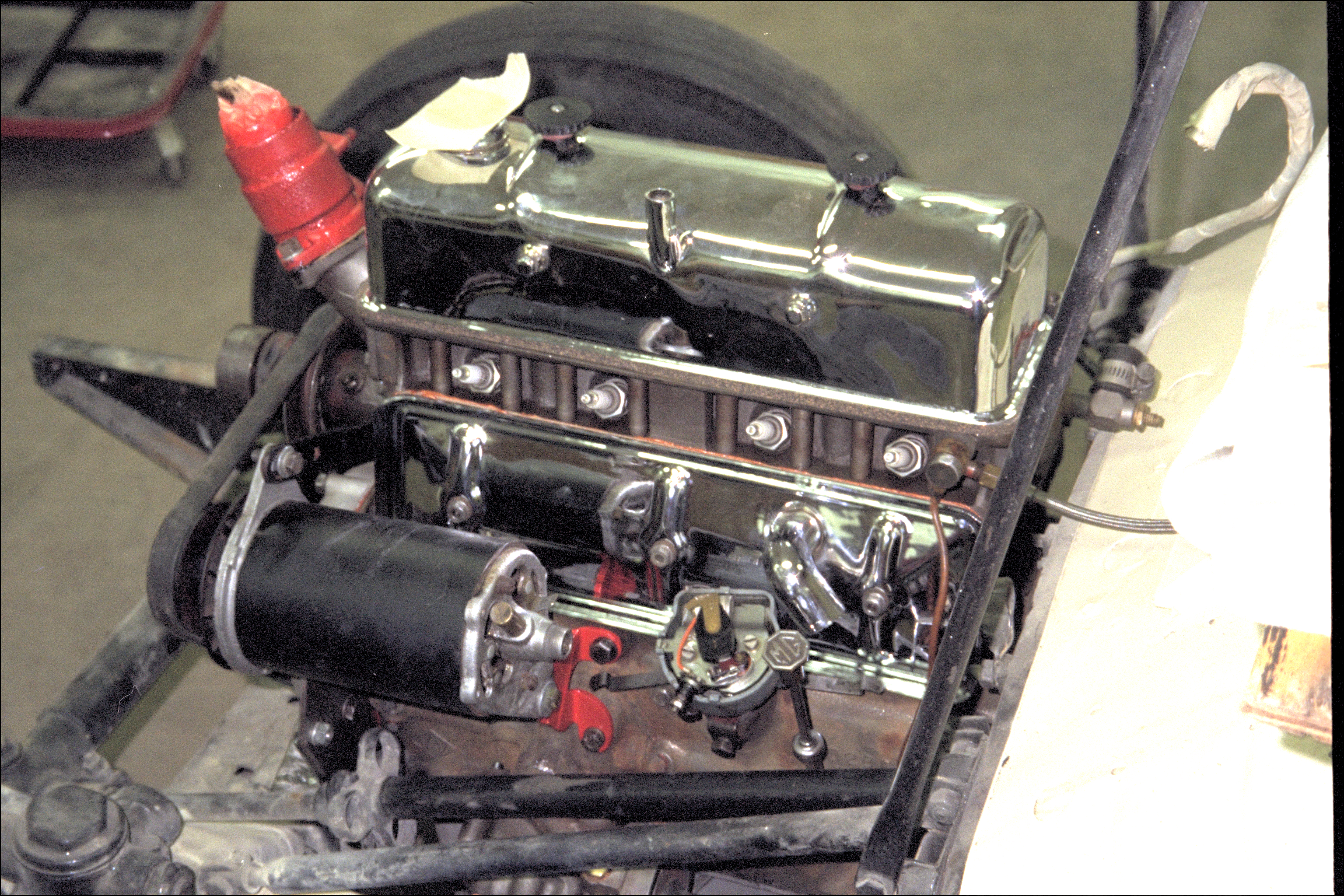 Engine connected to transmission